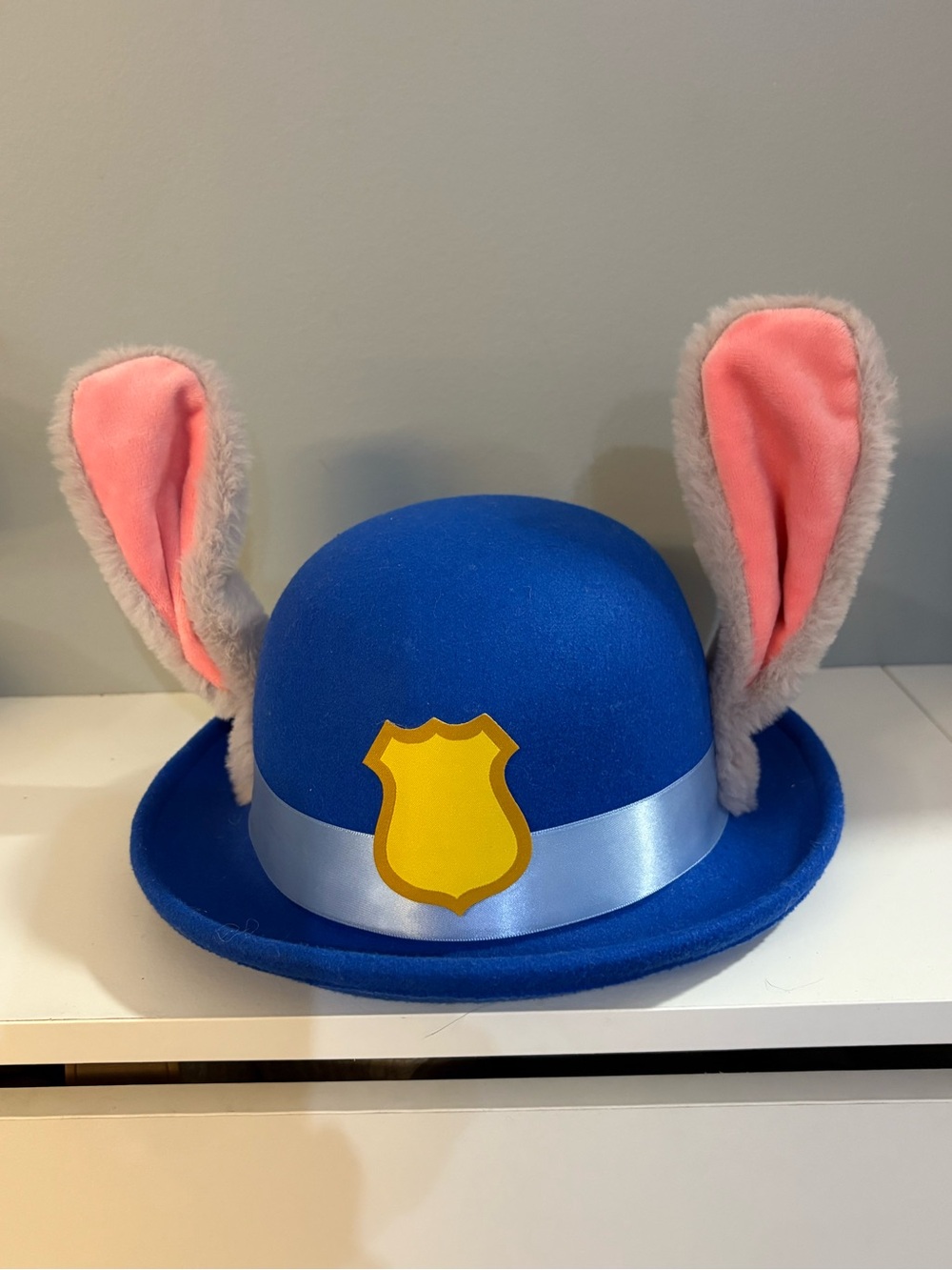 RARE ZOOTOPIA Judy Hopps Blue Bunny Police Hat Shanghai Resort Adult Costume NEW